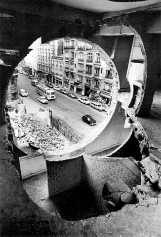 Gordon Matta Clark. Building cuts.